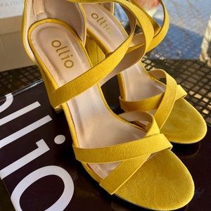 Ollio Women's Shoes Ankle Toe Cross Strap Zip Up Heels